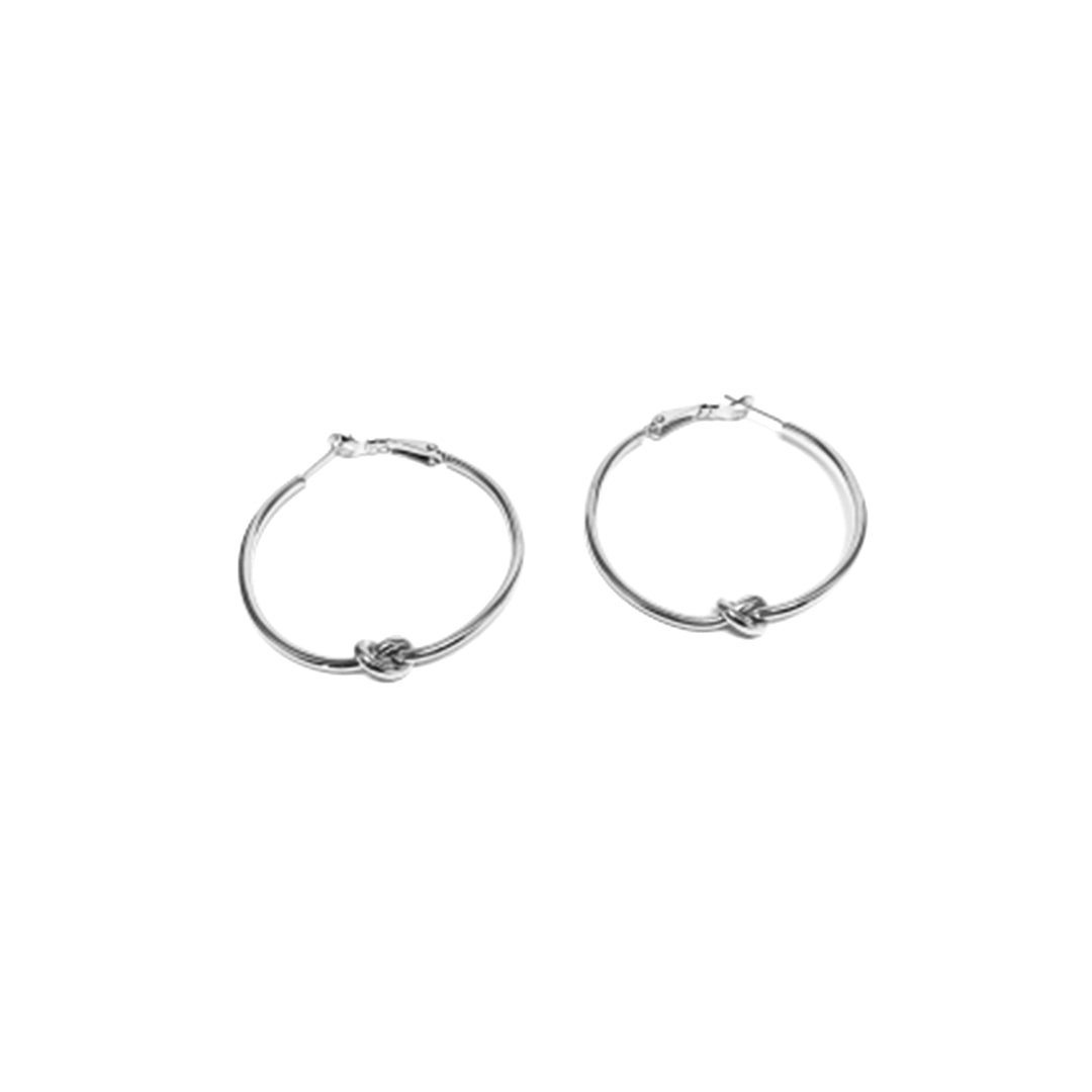 Orecchini a cerchio con nodo color argento