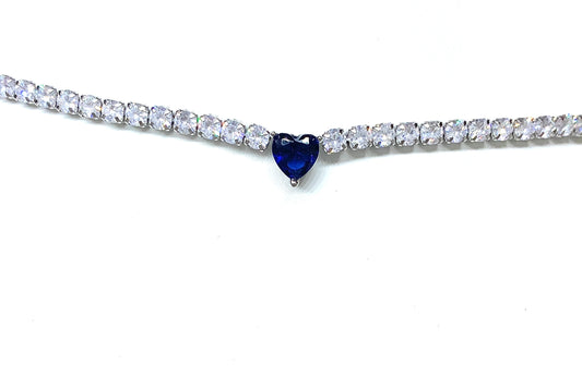 Collana choker con brillanti e pietra a cuore blu